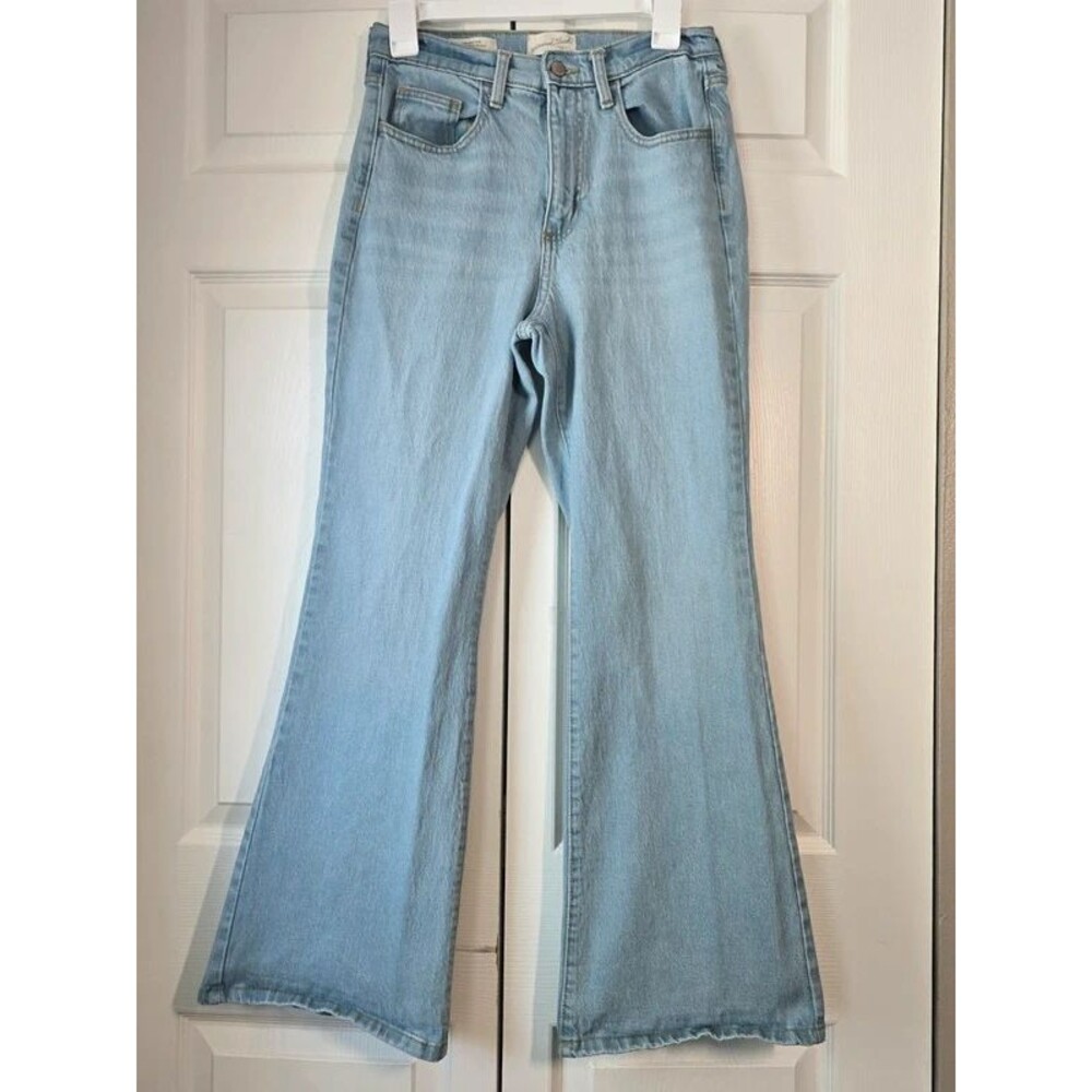 Universal Thread Womens Light Wash Flare Jeans Size 6S